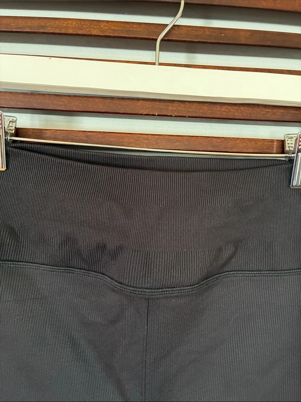🎉NEW LISTING!🎉ALO Yoga Ribbed High-Rise Black Bike Shorts